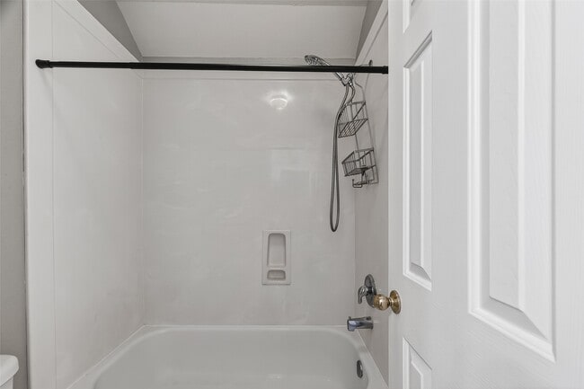 Building Photo - 2914 Laurel Brook Ln