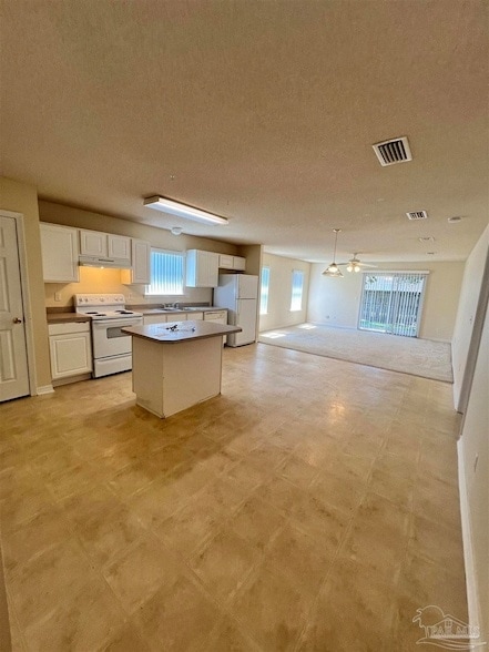 Building Photo - 5761 Charlene Dr