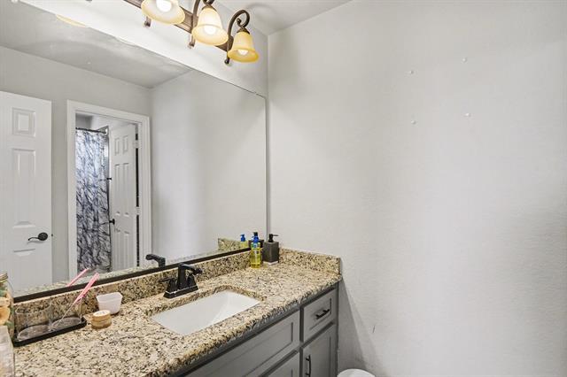 Building Photo - 6116 Cooper Crk St