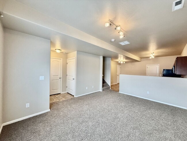 Building Photo - Amazing Views with this 3 bed, 2.5 bath Townhome