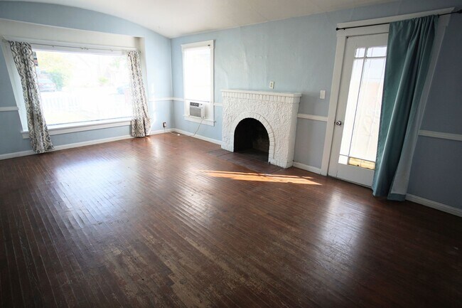 Building Photo - 127 Quincy St