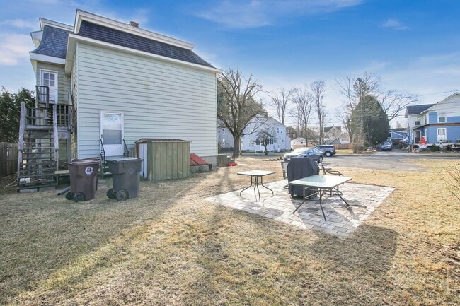 Building Photo - 15 Myrtle Ave