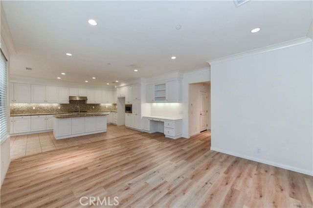 Building Photo - 60 Brindisi