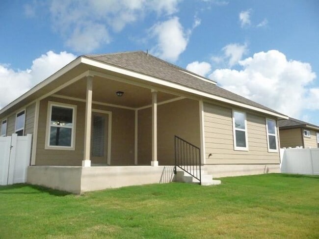 Building Photo - 18409 Bandelier Dr