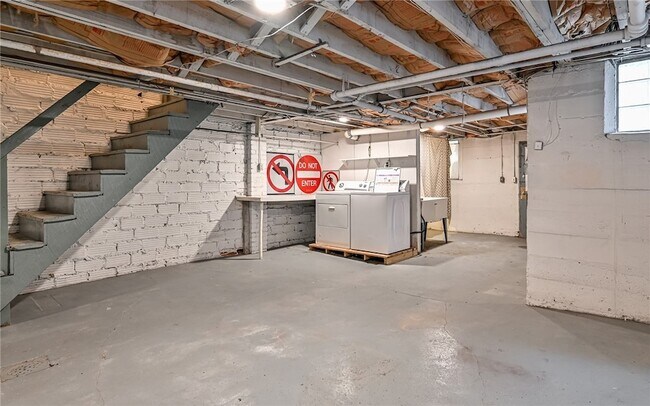 Building Photo - 1003 S Trenton Ave