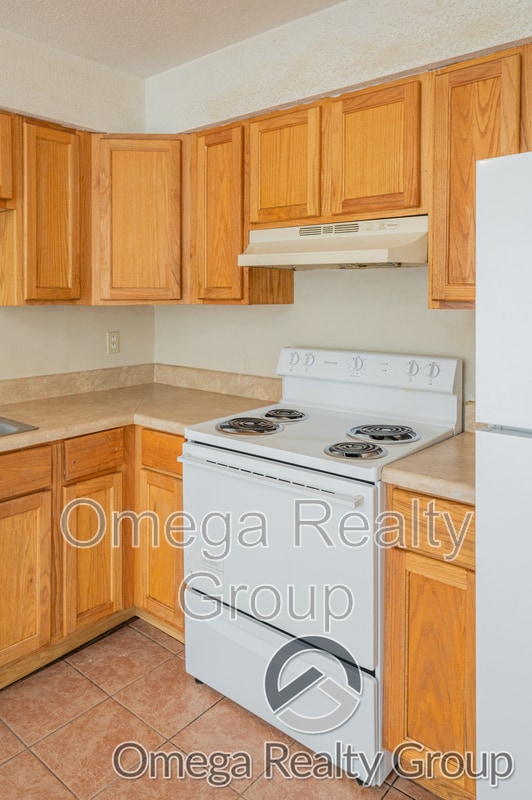 Building Photo - 3328 Meridian St N