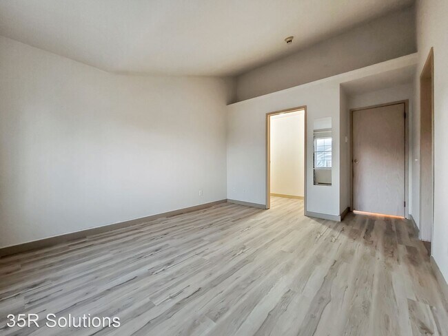 Building Photo - 3 br, 2.5 bath House - 26261 114th Lane SE