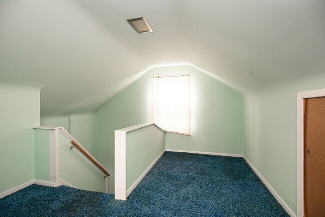 Building Photo - Charming 3 bedroom house Shaker Heights!!