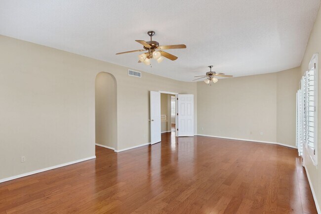 Building Photo - 6017 Ojo De Agua Dr