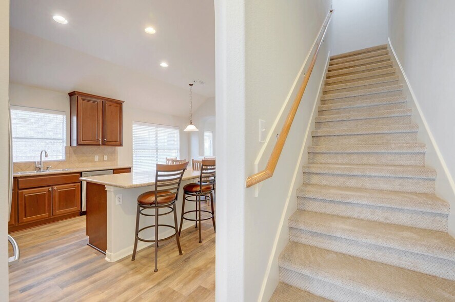 Building Photo - 2605 Salorn Way