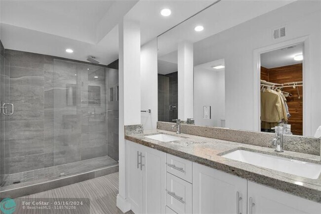 Building Photo - 4201 N Ocean Dr