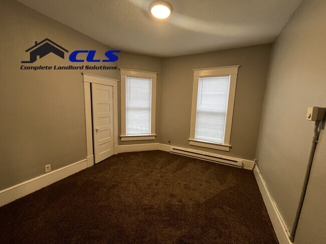 Building Photo - 1616 S 4th St