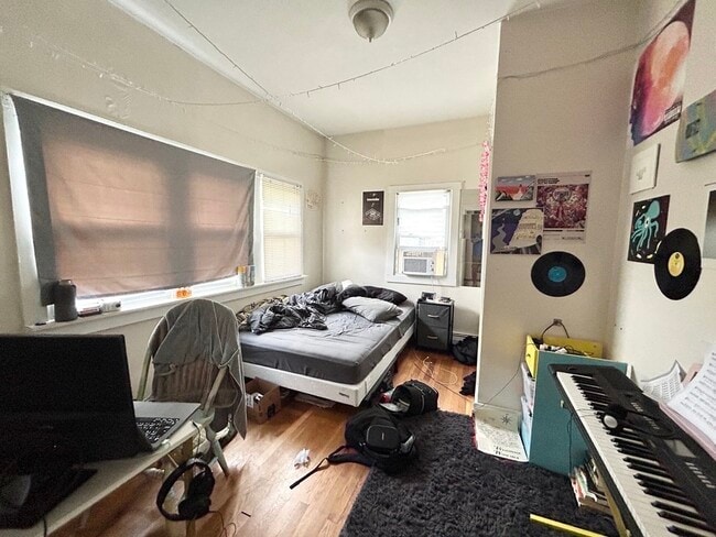 Building Photo - 72 Calumet St