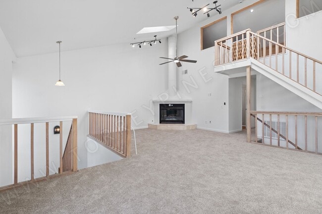 Building Photo - STUNNING 3BR Townhome with Garage, 1 BLOCK...