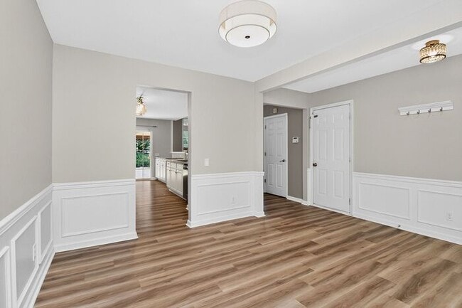 Building Photo - Beautiful 3BD/2.5BA Home in the Edinburgh Community of Ballantyne!