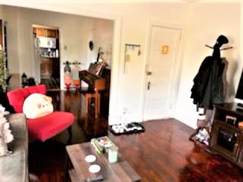 LR - 426 N Essex Ave