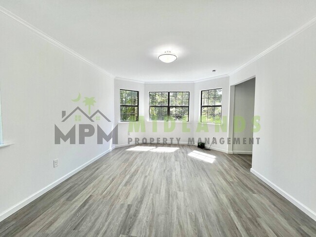 Building Photo - 746 Madera Rd