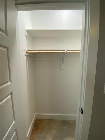 Building Photo - 1004 W Hanna St