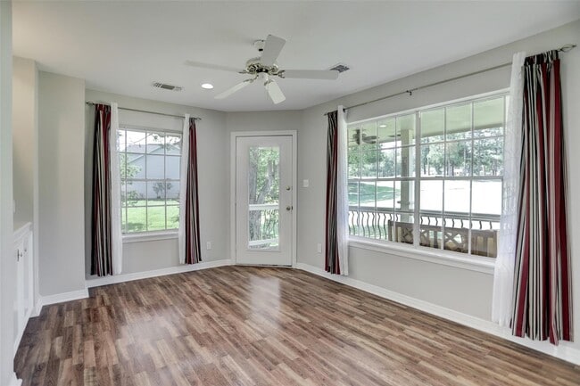 Building Photo - 112 Harbour Town Dr