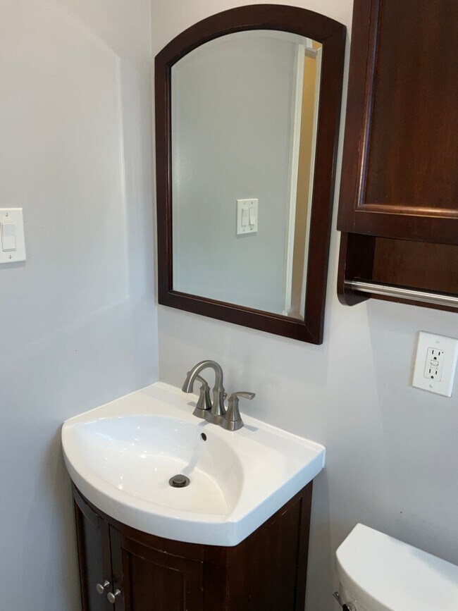 Building Photo - Fully updated 4BR 2BA single family brick home in Connecticut Ave Estates