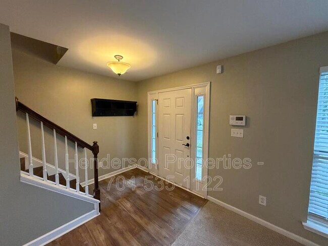 Building Photo - 2121 Ballingarry Dr
