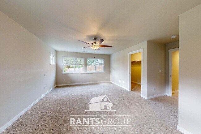 Building Photo - Modern 3-Bed Home in Steilacoom Ridge w/ AC, Fenced Yard and Easy Commute to JBLM!