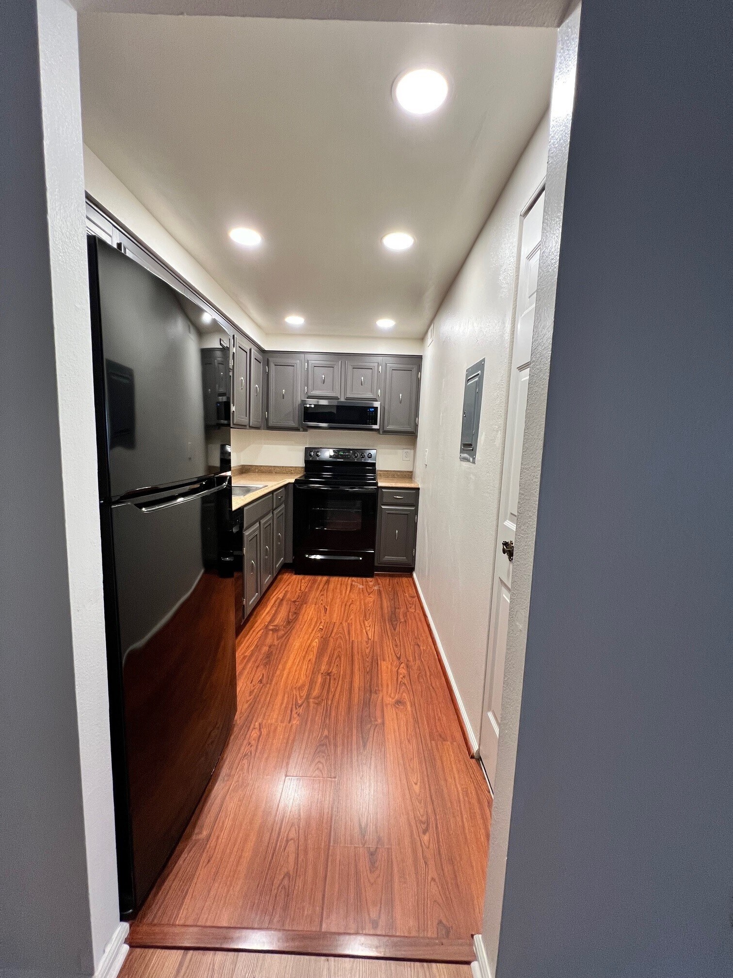 Kitchen - 7661 Provincial Dr