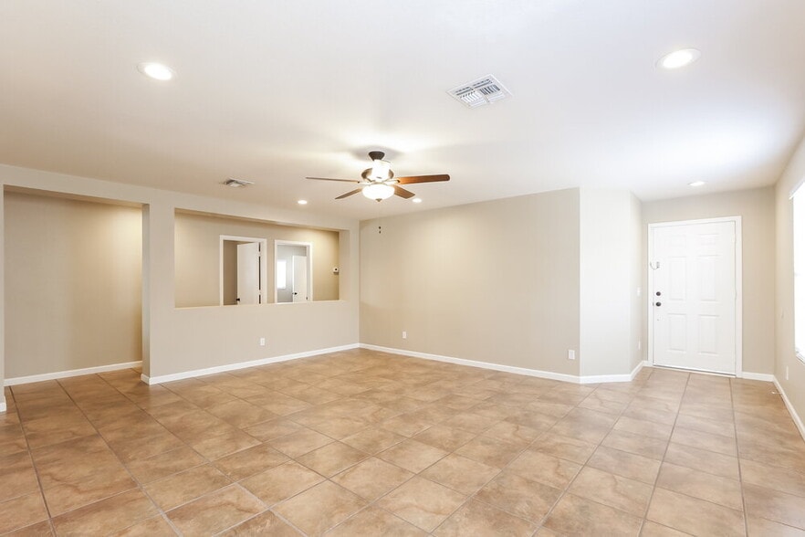 Building Photo - 11818 W Corrine Dr