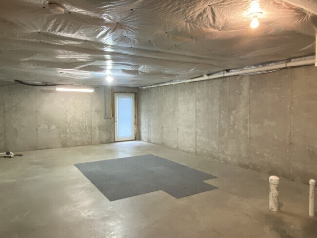 Building Photo - 87 Mabel Ln