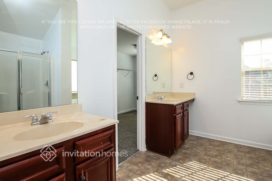 Building Photo - 1098 Virginia Oak Ln