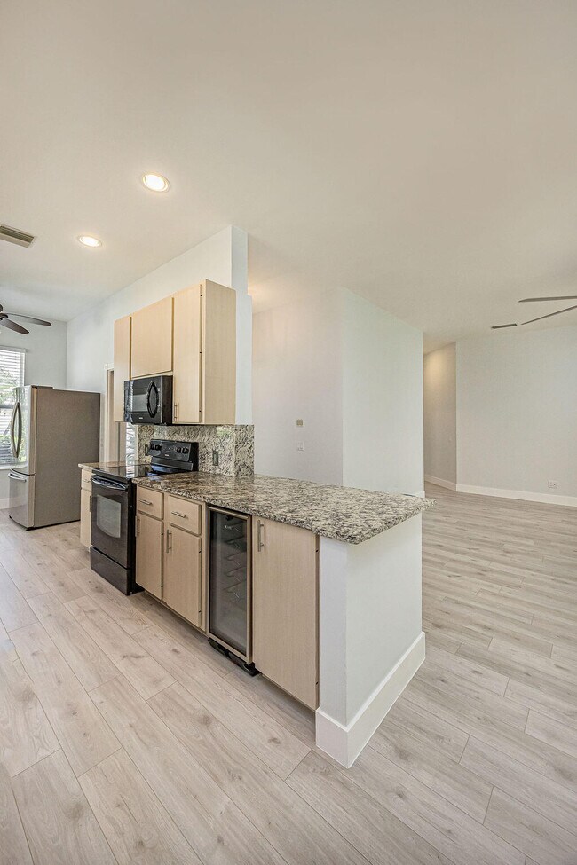 Building Photo - 8593 Wakefield Dr