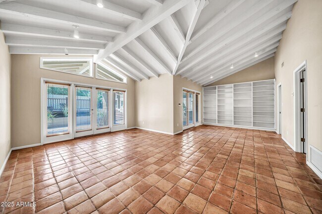 Building Photo - 4531 E Quartz Mountain Rd