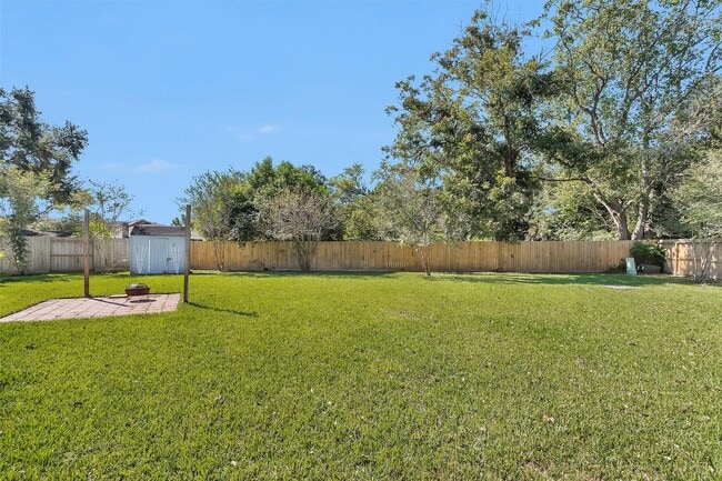 Building Photo - 13650 Cherrydown St