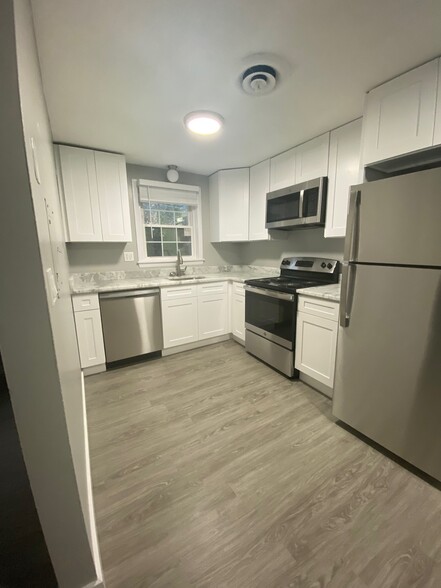 renovated kitchen - Countryside Apartments