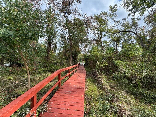 Building Photo - 107 Island Blvd