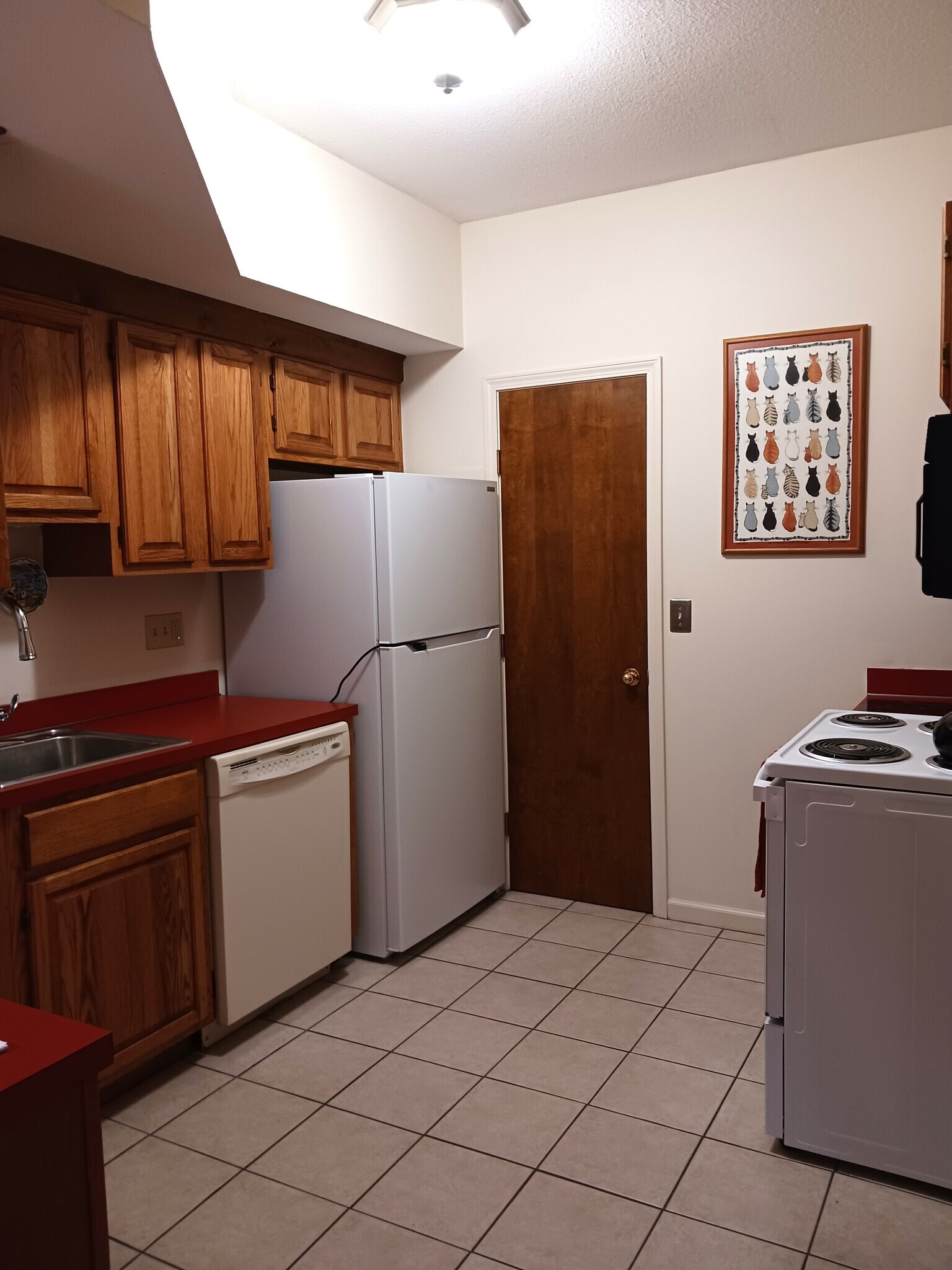 Kitchen - 124 College St