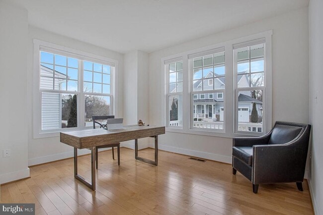 Building Photo - 408 Kosmill Dr