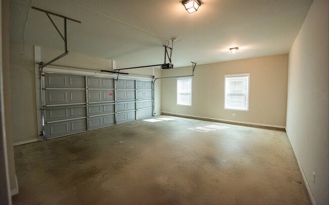 Building Photo - 1 Sweetwater Park Ct
