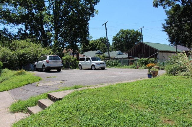 Building Photo - 620 Eastern Pkwy