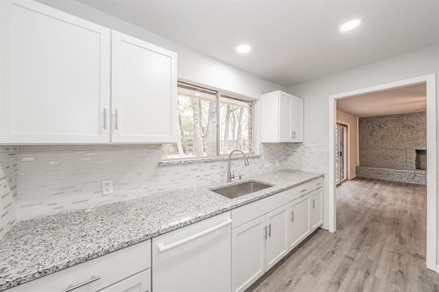 Building Photo - 6409 Yorkshire Dr