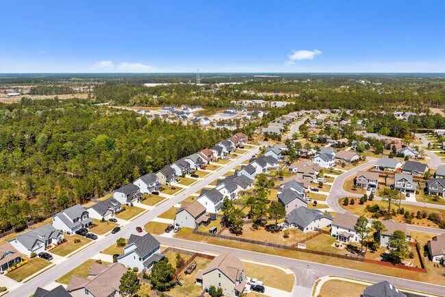 Building Photo - Holly Ridge 4 Bedroom