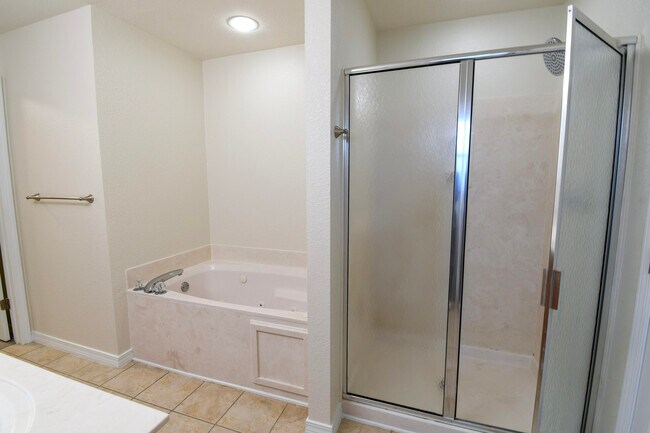 Building Photo - 735 Loblolly Bay Dr