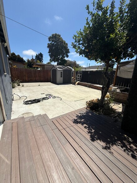 Building Photo - 16859 Alisal Ct