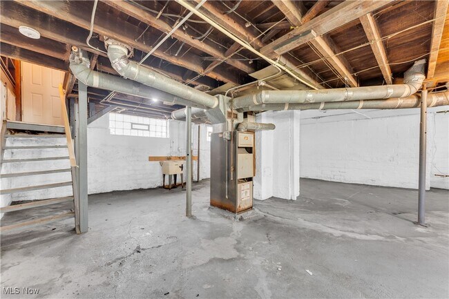 Building Photo - 3882 W 31st St