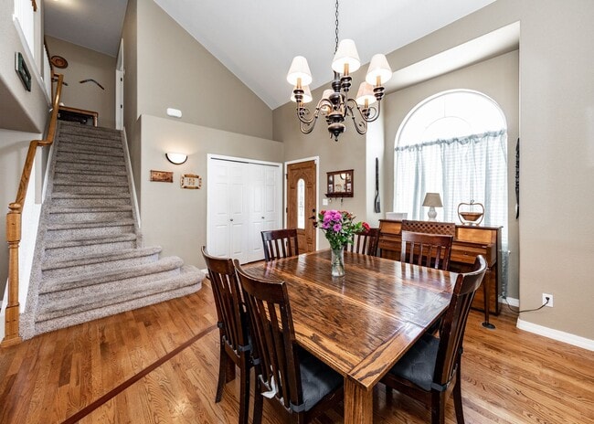 Building Photo - Fabulous 6 bedroom + office D20 Home with ...