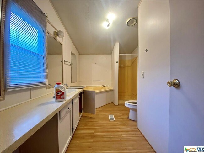 Building Photo - 1808 McIver