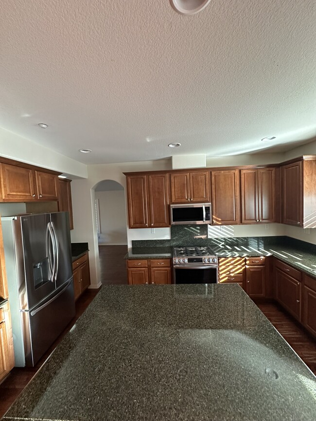 Building Photo - 16275 Summerset Street