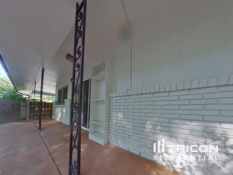 Building Photo - 4142 Pine Valley Dr