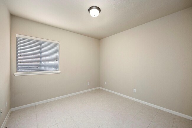 Building Photo - 20935 Brodie Ln