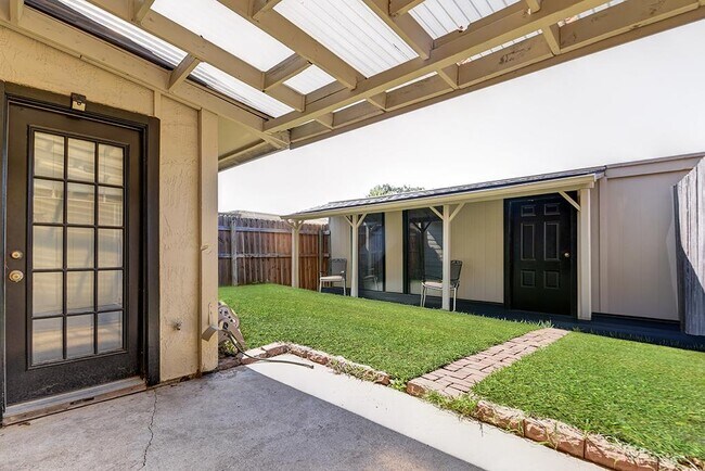 Building Photo - 2012 Court Pl